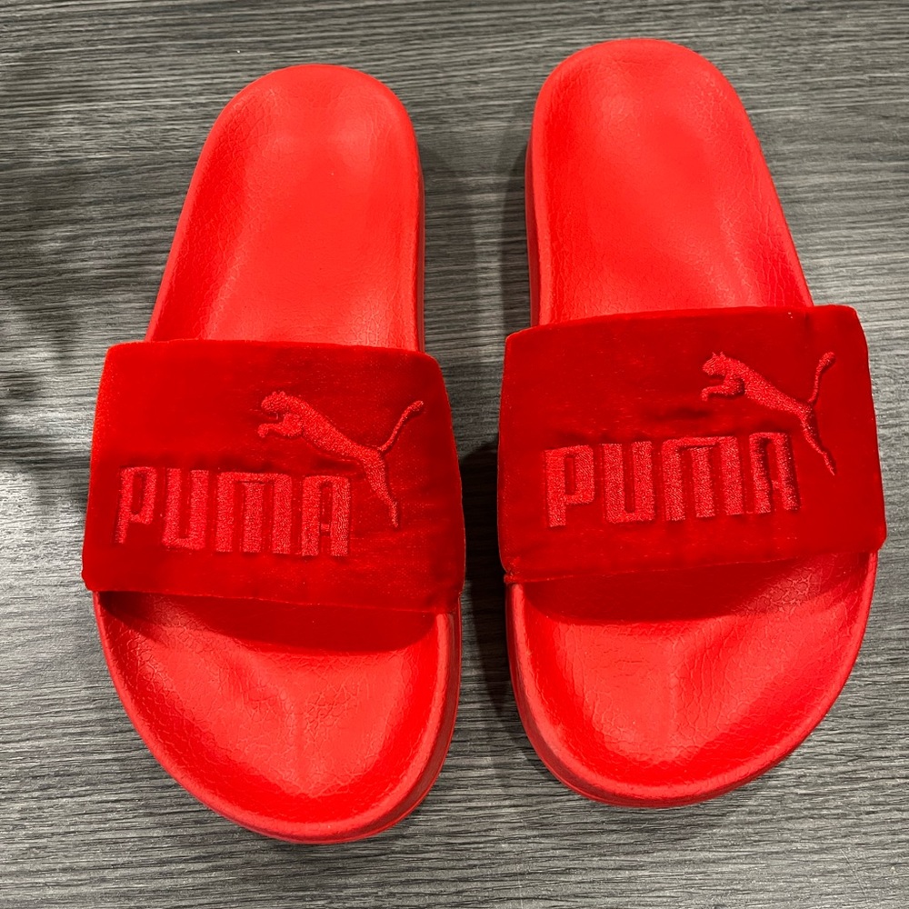 Women’s Puma Red Slip on Sandals❤️